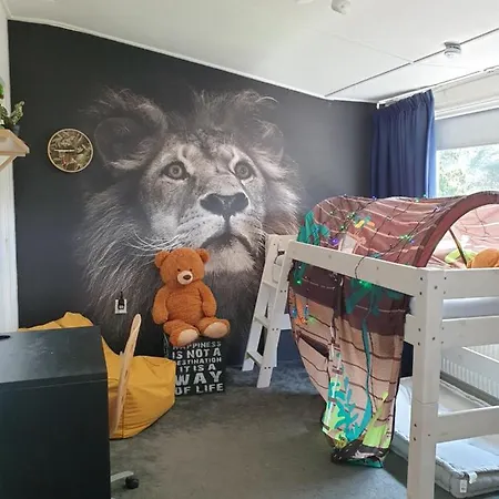 Holiday home Heerlijk Huis Met Grote Tuin, Vlakbij Bos En Heide *